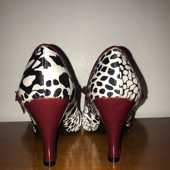 Madden Girl Black & White fabric w/ Red Heel - Picture 4 of 6